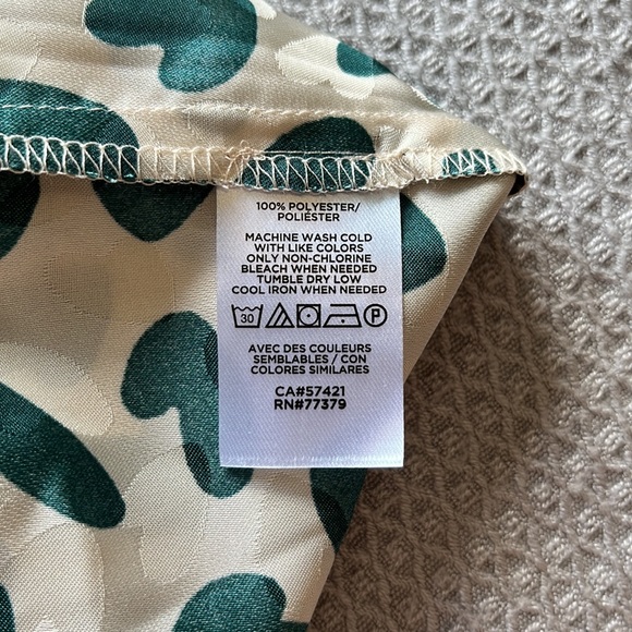 NWT Ann Taylor long sleeve blouse. Size XS Petite - Picture 4 of 4